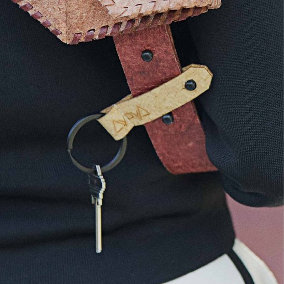 TSAVO detachable keychain Brown - Picture 5 of 6